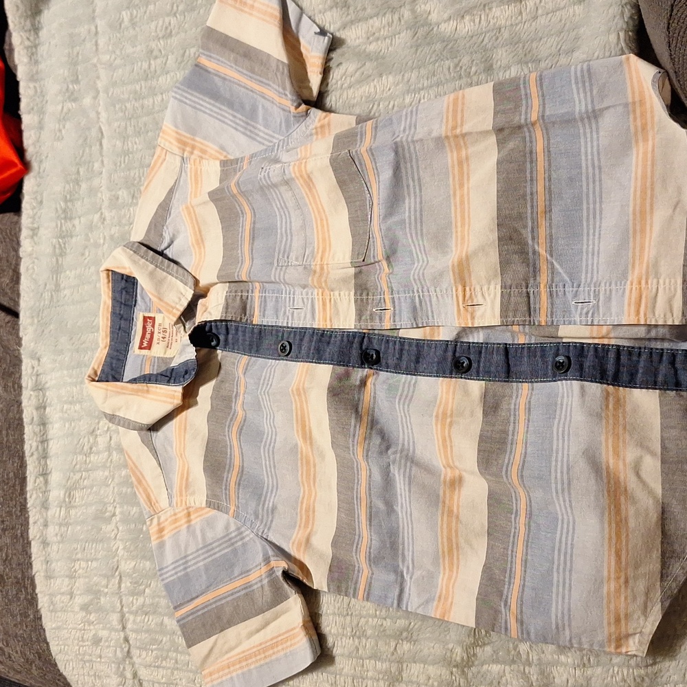 Wrangler button down - Picture 3 of 4